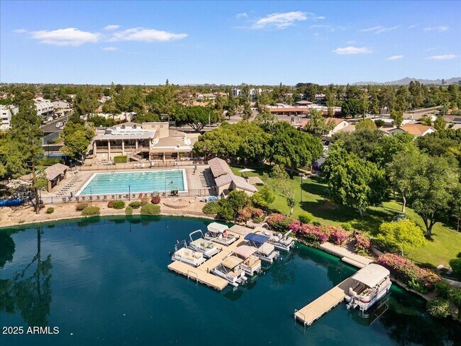 5200 S Lakeshore Dr, Unit 120 in Tempe, AZ - Foto de edificio - Building Photo