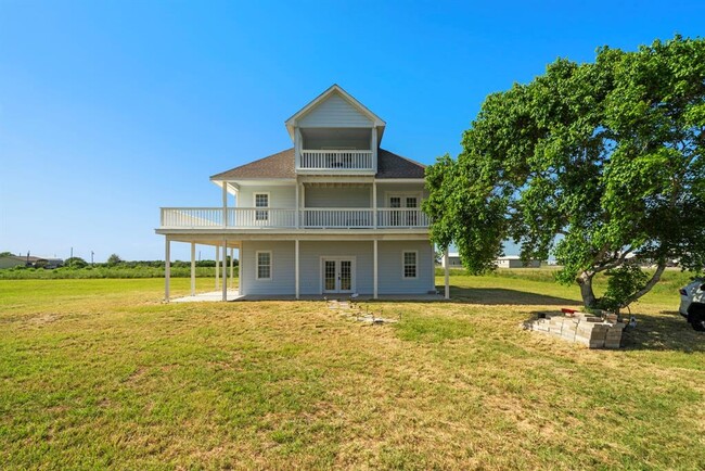 3582 Co Rd 476 in Palacios, TX - Building Photo - Building Photo