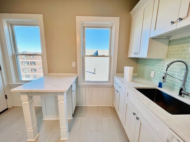 22 Gardena St, Unit 3