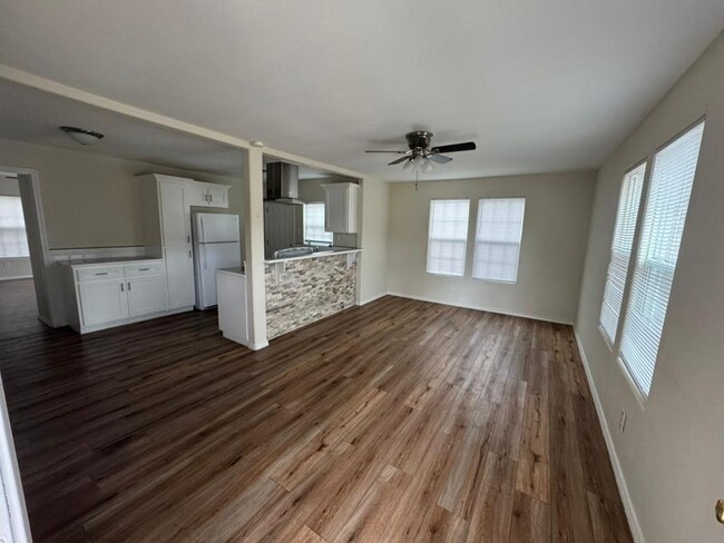 property at 805 S Texas Blvd