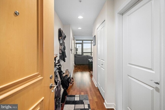 901 N Penn St, Unit F508 in Philadelphia, PA - Building Photo - Building Photo