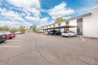 Parkwest Apartments in Glendale, AZ - Building Photo - Building Photo