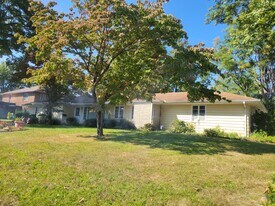 2123 Eileen Rd in Toledo, OH - Building Photo