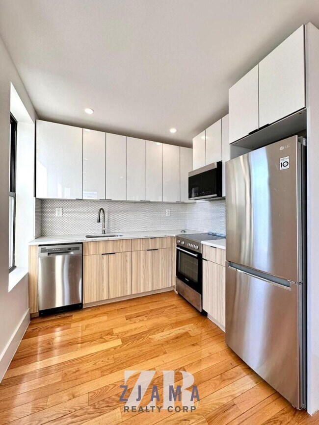 936 4th Ave in Brooklyn, NY - Building Photo - Building Photo