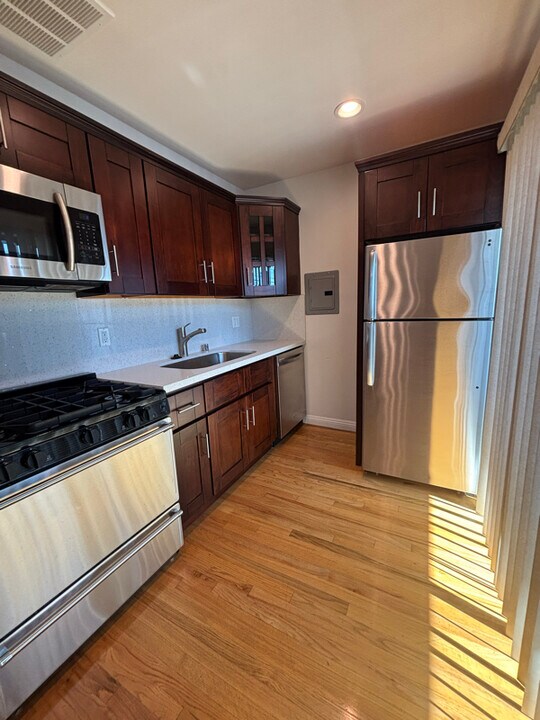 5567 Inglewood Blvd in Culver City, CA - Building Photo