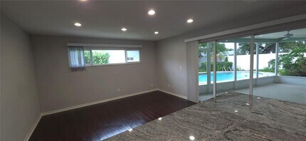 3184 62nd Way N in St. Petersburg, FL - Building Photo - Building Photo