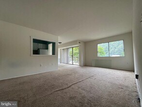 12701 Dara Dr in Woodbridge, VA - Building Photo - Building Photo