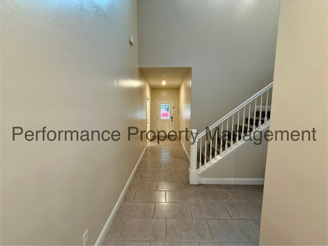 3815 Lynwood Way in Shafter, CA - Building Photo - Building Photo