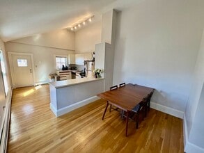 66 Telegraph St, Unit 3 in Boston, MA - Building Photo - Building Photo