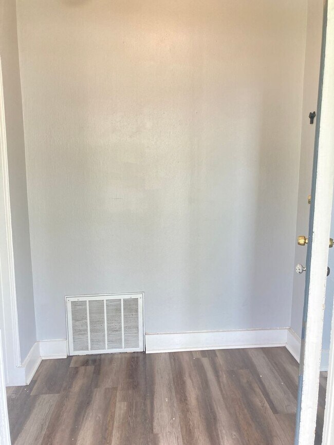 1031 S Washington St, Unit Unit 1 in Lockport, IL - Building Photo - Building Photo