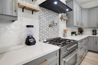 4921 N Nebraska Ave in Tampa, FL - Building Photo - Building Photo