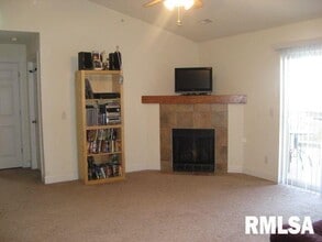 641 E 46th St in Davenport, IA - Foto de edificio - Building Photo