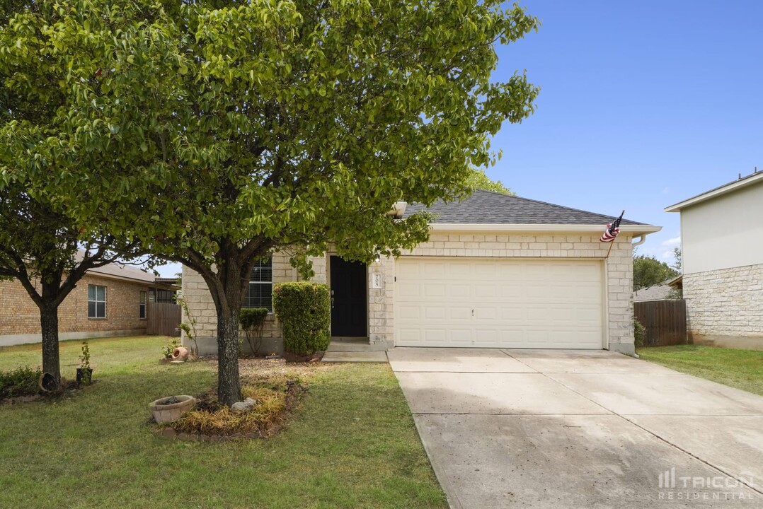 705 Pampas Ricas Dr in Leander, TX - Building Photo