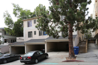 523-527 Glenrock Ave in Los Angeles, CA - Building Photo - Building Photo