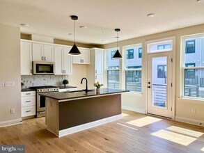 805 Shay Ct in West Windsor Township, NJ - Building Photo - Building Photo