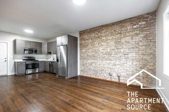 2230 N Sawyer Ave, Unit 3E in Chicago, IL - Foto de edificio - Building Photo