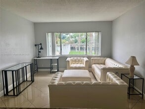 251 SE 6th Ave in Pompano Beach, FL - Foto de edificio - Building Photo