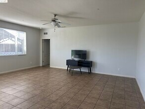 649 Poplar Ct in Oakley, CA - Building Photo - Building Photo
