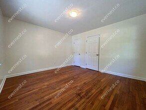 120 Leathers Cir NW in Atlanta, GA - Foto de edificio - Building Photo