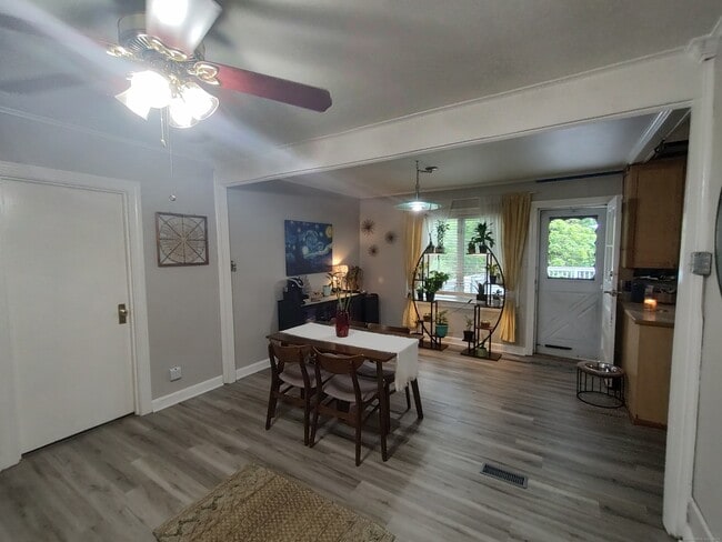 397 Long Hill Ave in Shelton, CT - Building Photo - Building Photo