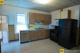 24 Hardwick St, Unit 3 in Cambridge, MA - Foto de edificio - Building Photo
