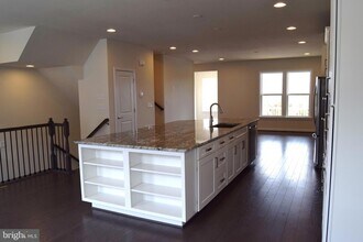 19972 Abram Ter in Ashburn, VA - Foto de edificio - Building Photo