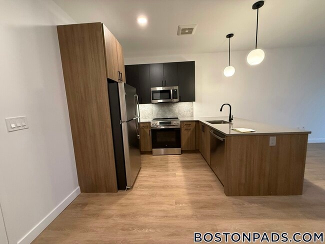 199 Gardner St in Boston, MA - Building Photo - Building Photo