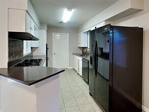 3240 Springwood Ln in Dallas, TX - Building Photo - Building Photo
