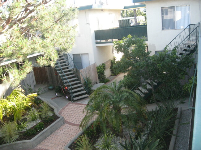 1523 19th St, Unit 7 in Santa Monica, CA - Building Photo - Building Photo