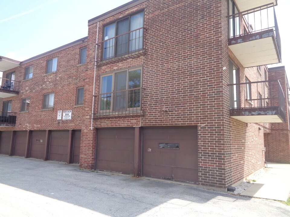 10221 Central Ave in Oak Lawn, IL - Building Photo