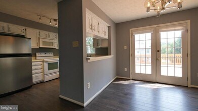 15 Beacon Hill Way in Gaithersburg, MD - Building Photo - Building Photo