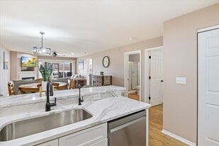 316 Cedar Heights Dr in Camdenton, MO - Building Photo