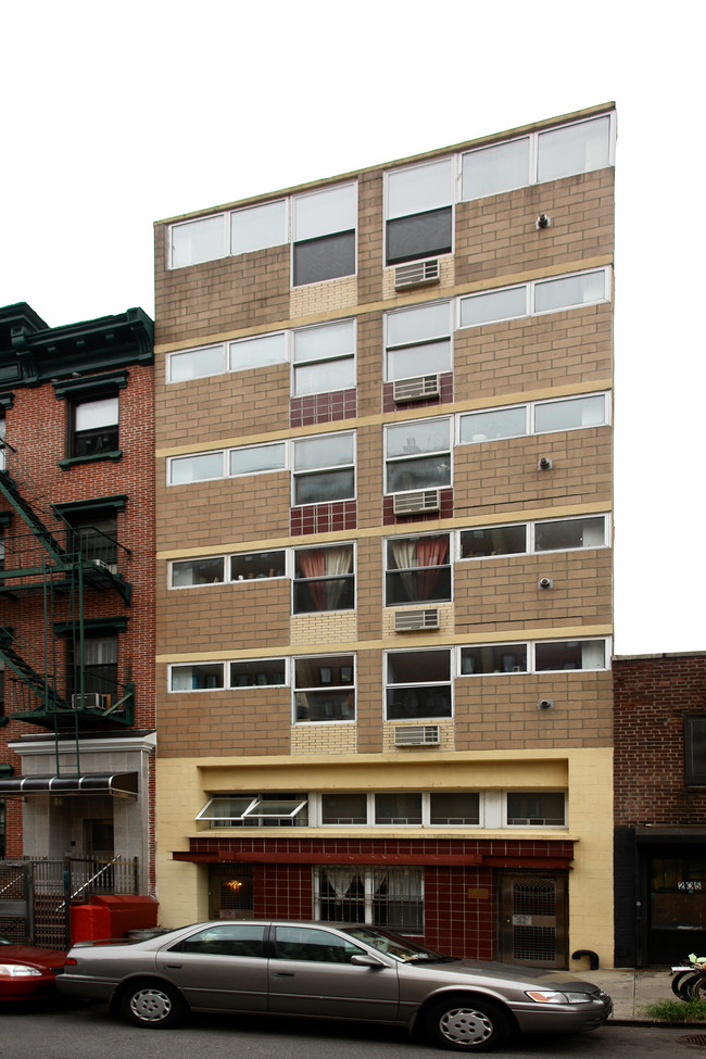 203 Henry St in New York, NY - Building Photo - Building Photo