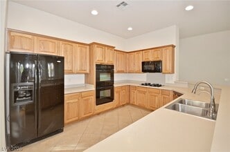 5707 Golden Leaf Ave in Las Vegas, NV - Building Photo - Building Photo