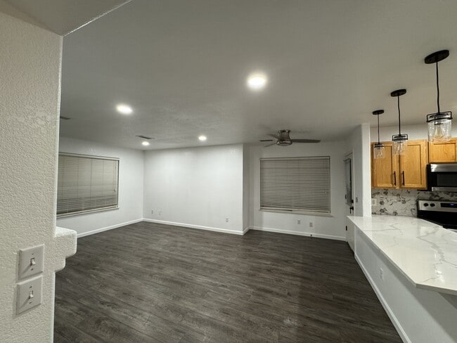 1338 S Danube Ct in Aurora, CO - Building Photo - Building Photo