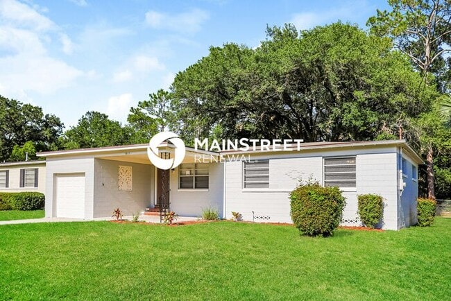 property at 5805 Norde Dr E