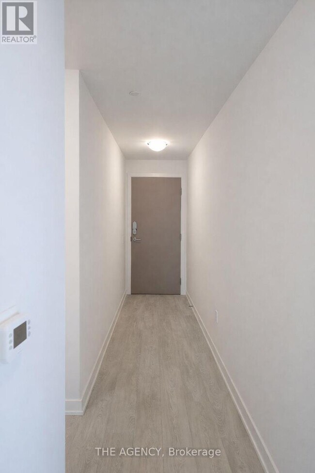 1 Quarrington Lane in North York, ON - Building Photo - Building Photo