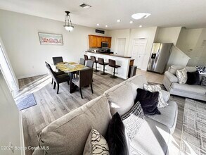 121 Majestic Bay Ave in Cape Canaveral, FL - Building Photo - Building Photo