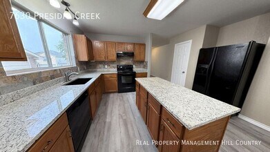 7630 Presidio Creek in Boerne, TX - Building Photo - Building Photo