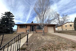 2727 S Stuart St in Denver, CO - Building Photo