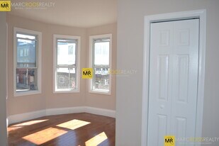 241 Maverick St, Unit 2 in Boston, MA - Building Photo