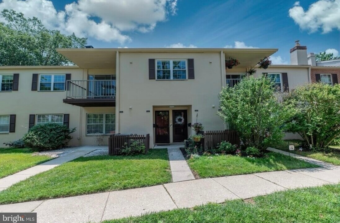 232 Old Forge Xing, Unit 232 Old Forge Crossing in Devon, PA - Building Photo
