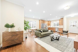 420 Midland Ave in Rye, NY - Building Photo - Building Photo