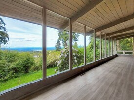 5305 148th Ave SE in Bellevue, WA - Building Photo