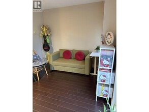 5211 Irmin St in Burnaby, BC - Building Photo - Building Photo