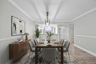 3716 Whitehall Dr, Unit 405 in West Palm Beach, FL - Foto de edificio - Building Photo