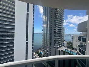 601 NE 23rd St, Unit PH02 in Miami, FL - Building Photo - Building Photo