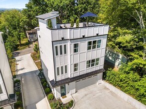 3208B Resha Ln in Nashville, TN - Building Photo - Building Photo