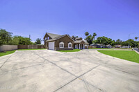 1060 S Robin Ln in Mesa, AZ - Foto de edificio - Building Photo