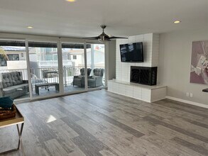 208 30th St, Unit 208.5 208 and one half in Newport Beach, CA - Building Photo - Building Photo